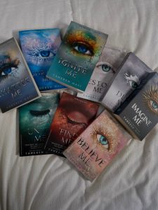 book aesthetics shatter me series